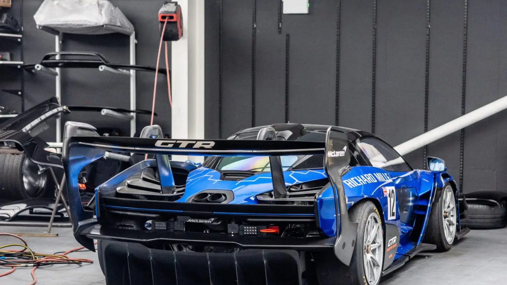 Ultimate SuperCar Guide Ultimate SuperCar Guide