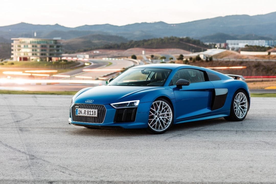 AUDI R8 V10 AUDI R8 V10