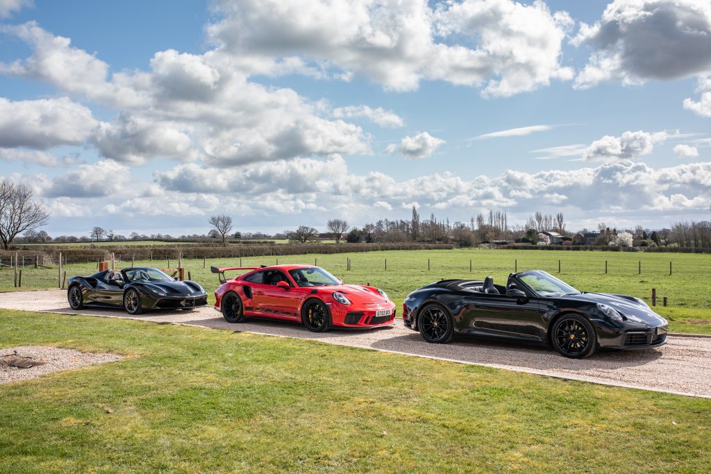 Porsche 911 Carrera GTS-3